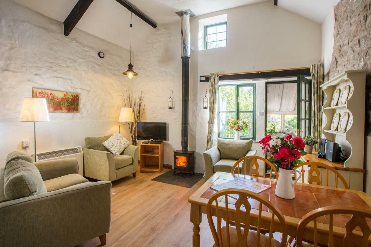 Cwm Connell Coastal Cottages Moylgrove 外观 照片