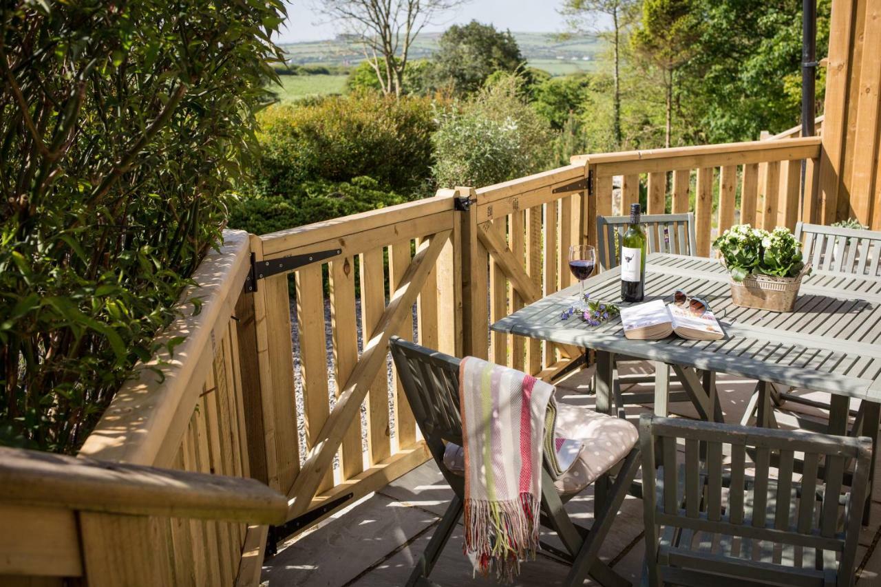 Cwm Connell Coastal Cottages Moylgrove 外观 照片