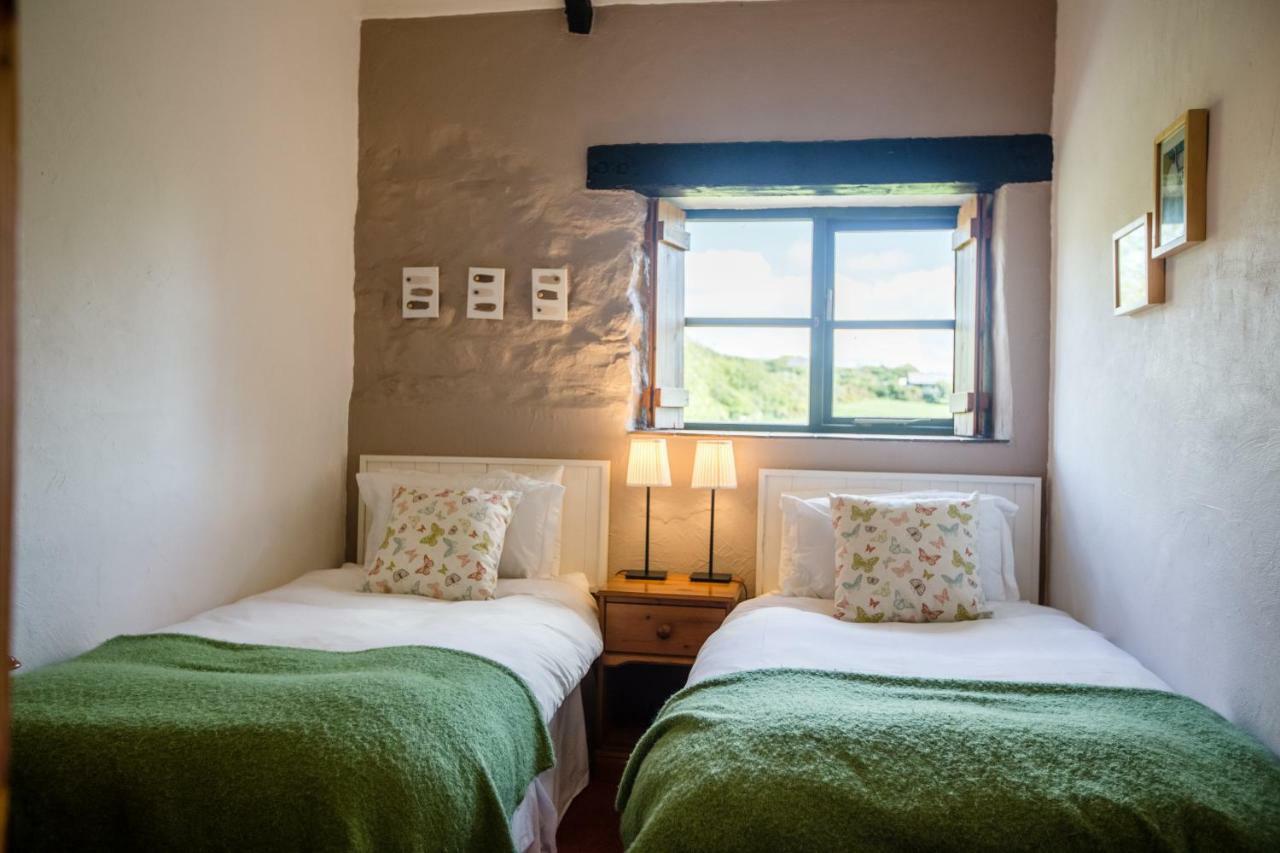 Cwm Connell Coastal Cottages Moylgrove 外观 照片