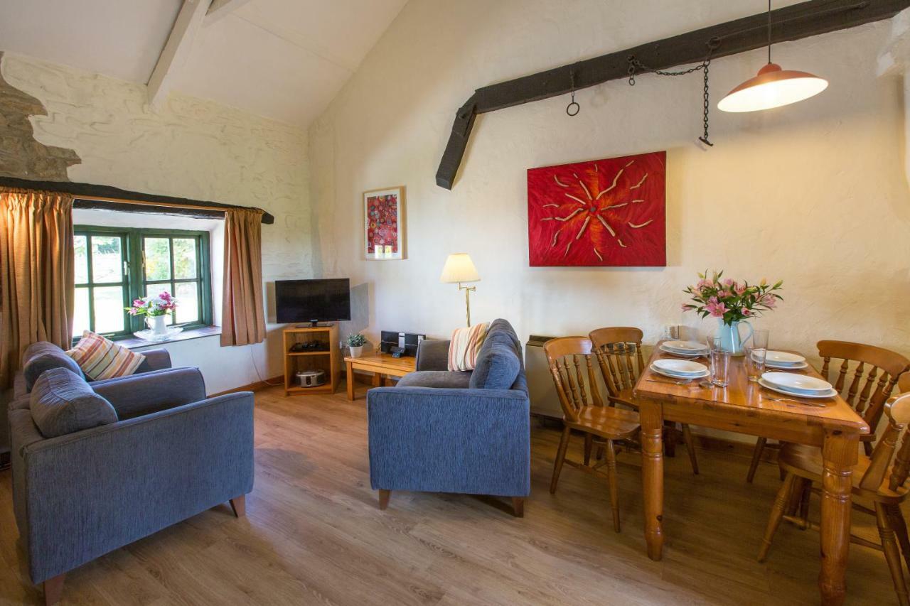 Cwm Connell Coastal Cottages Moylgrove 外观 照片