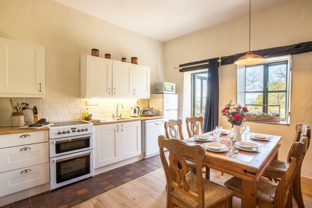 Cwm Connell Coastal Cottages Moylgrove 外观 照片