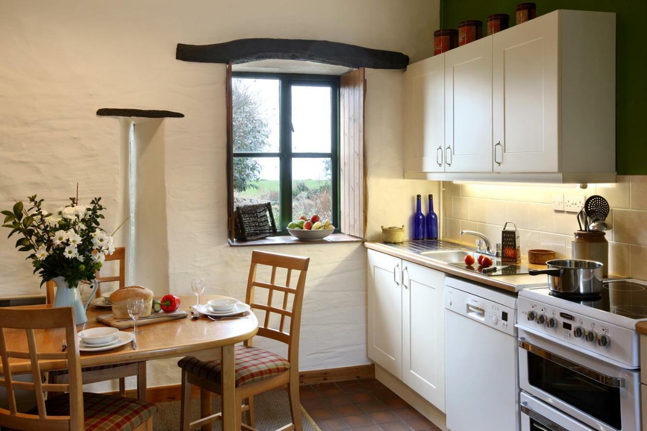 Cwm Connell Coastal Cottages Moylgrove 外观 照片