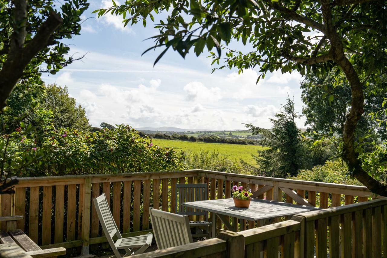 Cwm Connell Coastal Cottages Moylgrove 外观 照片